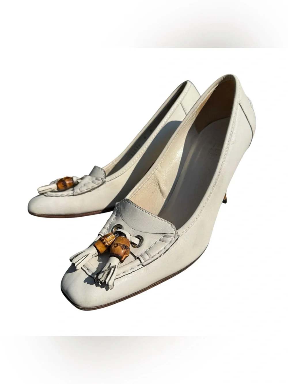 Gucci Vintage White Leather Bamboo Tassel Loafer Pumps Heels 8B Italy Y2K Luxury